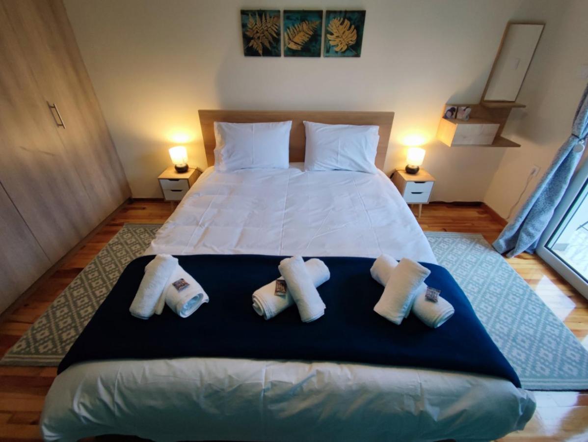 Wood & White Apartment In Historic Center With 2 Bedrooms 约阿尼纳 外观 照片