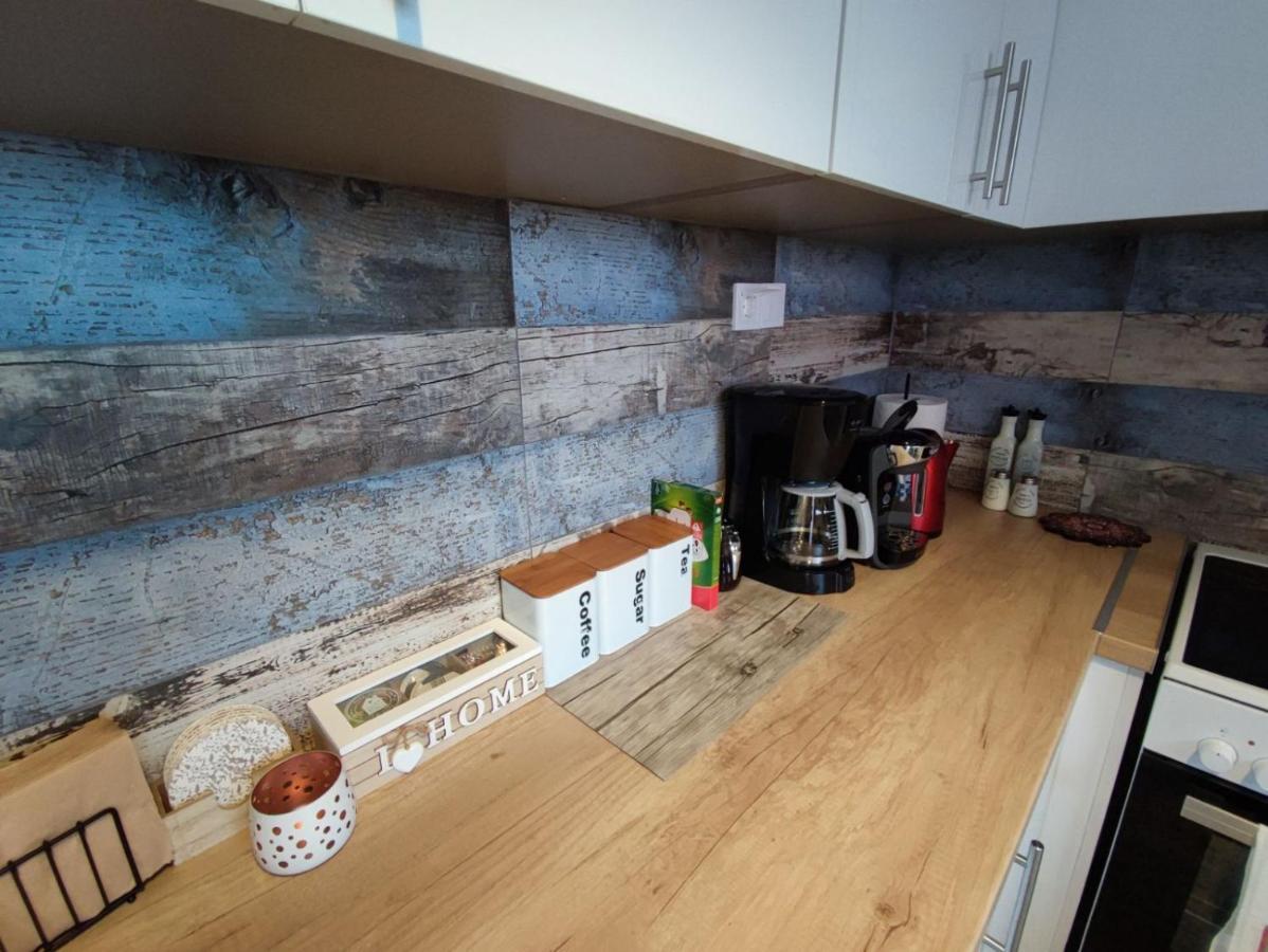 Wood & White Apartment In Historic Center With 2 Bedrooms 约阿尼纳 外观 照片