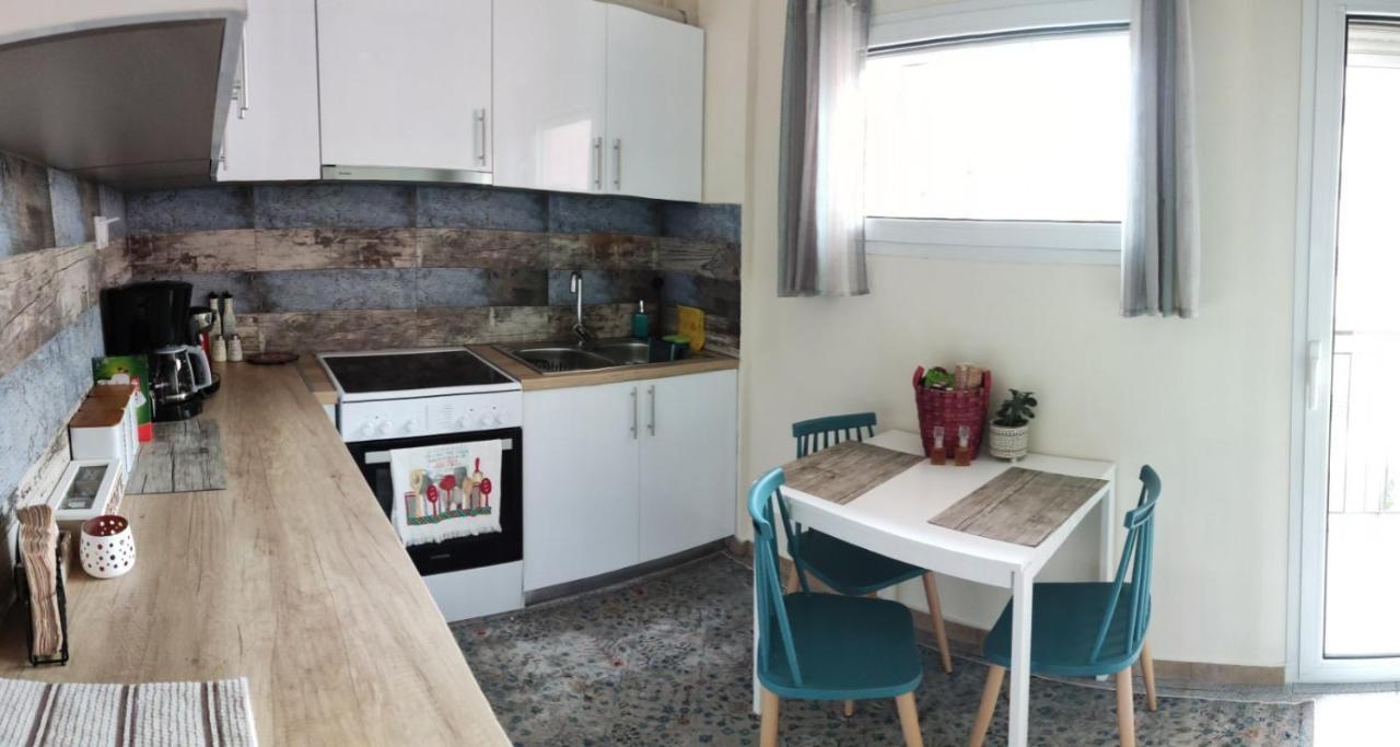 Wood & White Apartment In Historic Center With 2 Bedrooms 约阿尼纳 外观 照片