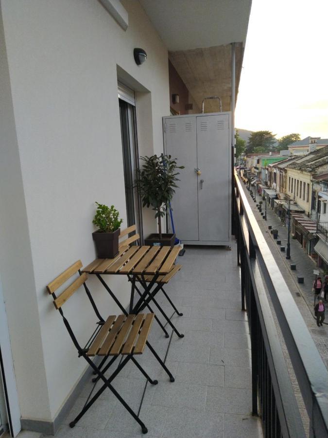 Wood & White Apartment In Historic Center With 2 Bedrooms 约阿尼纳 外观 照片