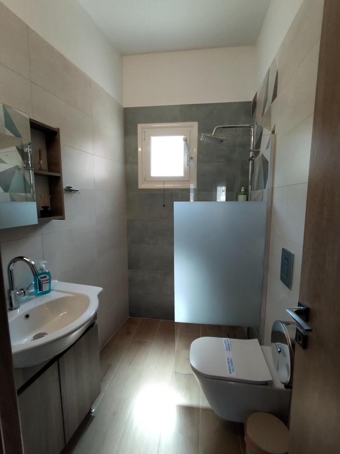 Wood & White Apartment In Historic Center With 2 Bedrooms 约阿尼纳 外观 照片